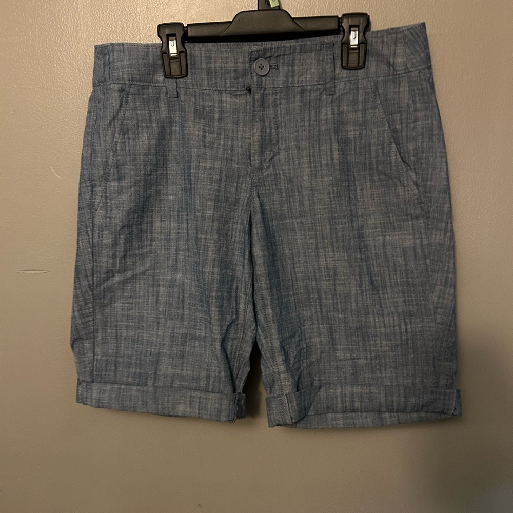 Loft shorts - blue chambray Bermuda length